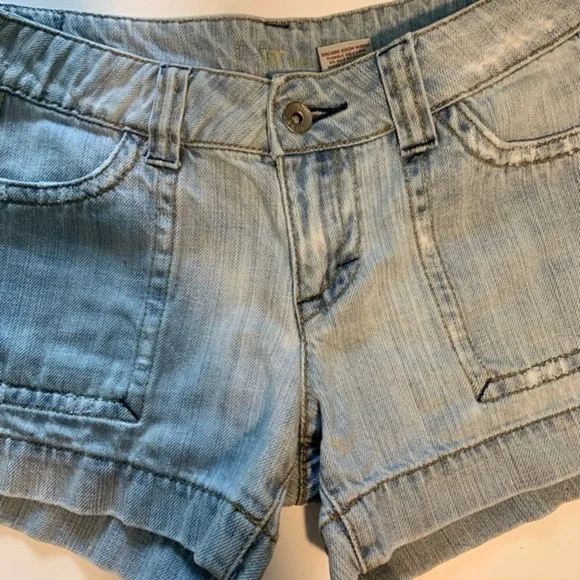 BU Malibu & IT Junior Denim Jean Shorts Size 1/2 - Picture 10 of 14